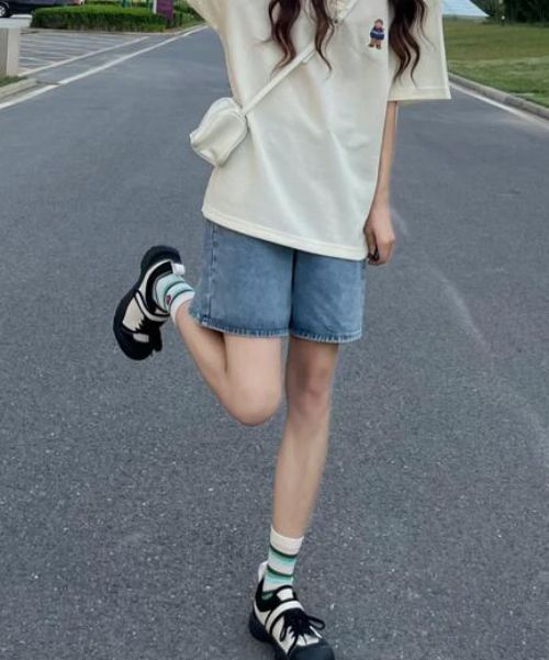 大头鞋搭配裤子指南:6种时尚组合打造个性潮流风格-美派服饰网(图4) 大头鞋搭配裤子指南:6种时尚组合打造个性潮流风格-美派服饰网(图4)