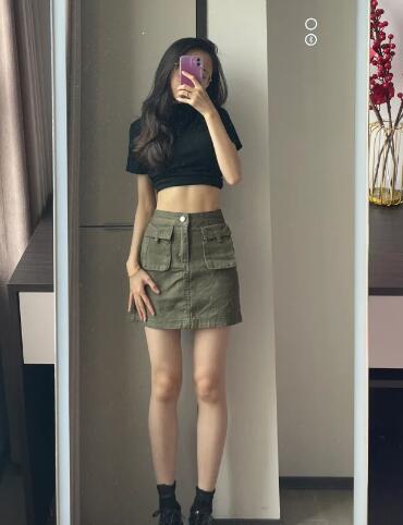 绿色包臀裙搭配指南：打造时尚优雅造型的完美组合-美派服饰网(图2)