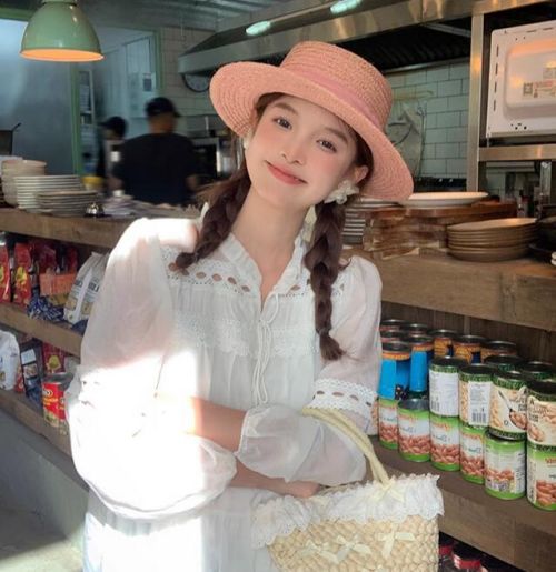 粉色礼帽搭配技巧,优雅女性必备的时尚配饰指南-美派服饰网(图1) 粉色礼帽搭配技巧,优雅女性必备的时尚配饰指南-美派服饰网(图1)