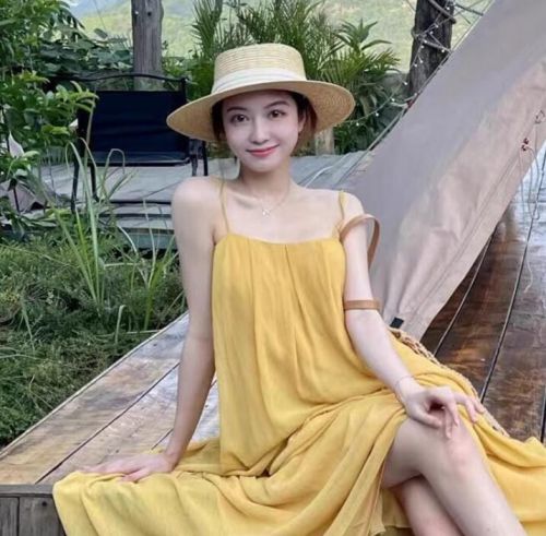 巴拿马草帽搭配技巧，打造夏日优雅时尚造型-美派服饰网(图1)