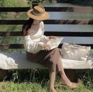 巴拿马草帽搭配技巧，打造夏日优雅时尚造型-美派服饰网