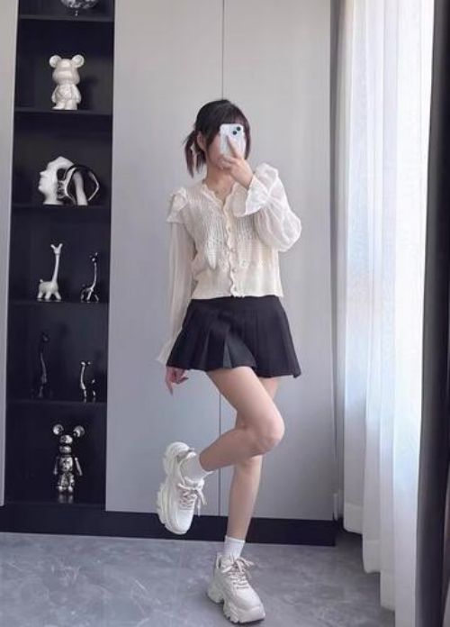 旅游鞋搭配衣服的6种时尚方法,轻松打造舒适旅行造型-美派服饰网(图2) 旅游鞋搭配衣服的6种时尚方法,轻松打造舒适旅行造型-美派服饰网(图2)