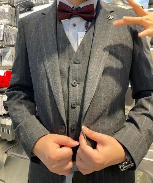 领结搭配衬衫的完整指南:颜色材质打法全解析-美派服饰网(图2) 领结搭配衬衫的完整指南:颜色材质打法全解析-美派服饰网(图2)