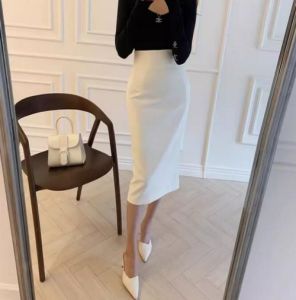 包臀裙配高跟鞋搭配技巧，展现优雅性感魅力-美派服饰网