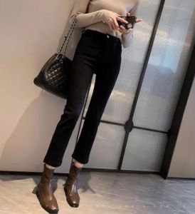 短靴配牛仔裤搭配技巧，打造秋冬时尚造型-美派服饰网