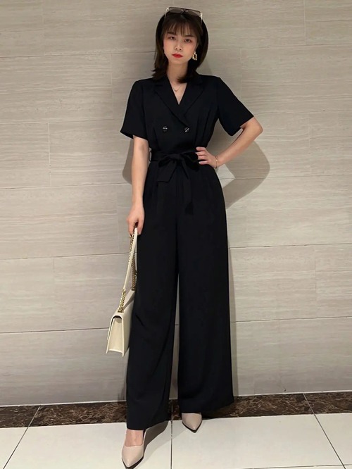 女士职业装搭配黑色皮鞋指南,展现专业优雅气质-美派服饰网(图3) 女士职业装搭配黑色皮鞋指南,展现专业优雅气质-美派服饰网(图3)