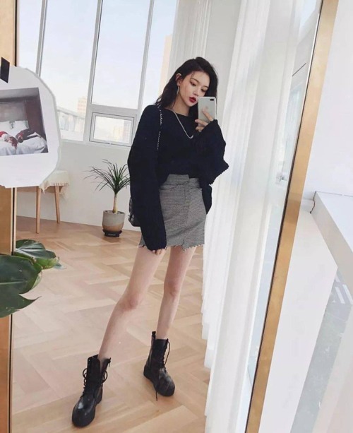 矮个子女生马丁靴搭配技巧，显高时尚穿搭指南-美派服饰网(图2)