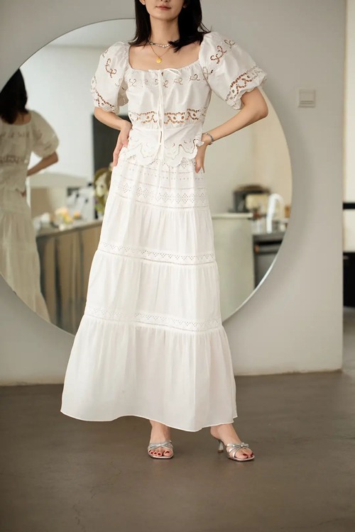 白色镂空针织衫搭配指南，轻松穿出优雅时尚感-美派服饰网(图3)