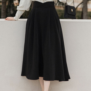 黑色及膝裙搭配指南：打造优雅时尚穿搭风格-美派服饰网