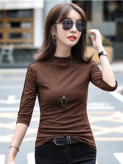 咖啡色T恤搭配指南：5种经典穿搭技巧展现时尚魅力-美派服饰网(图4)