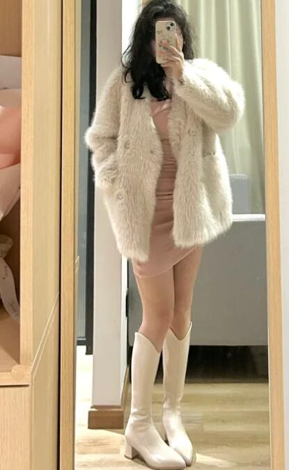 短款毛毛外套搭配指南：5种时尚造型轻松驾驭-美派服饰网(图2)