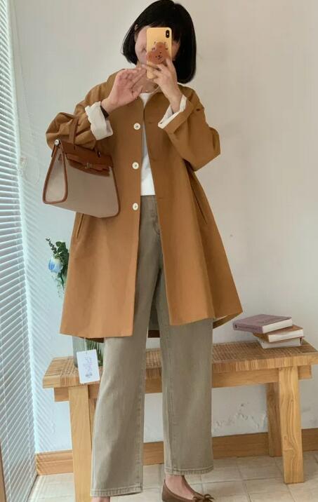 橙色风衣搭配技巧全攻略,轻松穿出时尚感-美派服饰网(图4) 橙色风衣搭配技巧全攻略,轻松穿出时尚感-美派服饰网(图4)