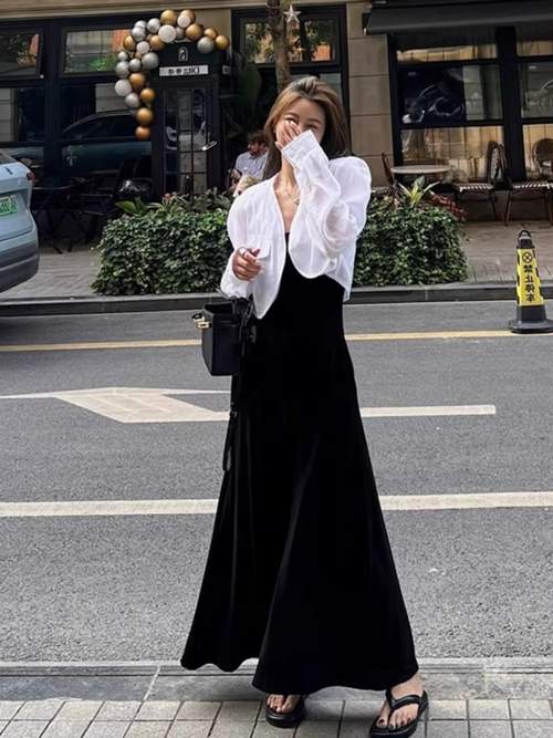 白色开衫搭配裙子的6种时尚组合,轻松穿出优雅气质-美派服饰网(图1) 白色开衫搭配裙子的6种时尚组合,轻松穿出优雅气质-美派服饰网(图1)