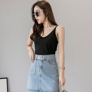 吊带配短裙穿搭指南：三种风格组合打造时尚造型-美派服饰网