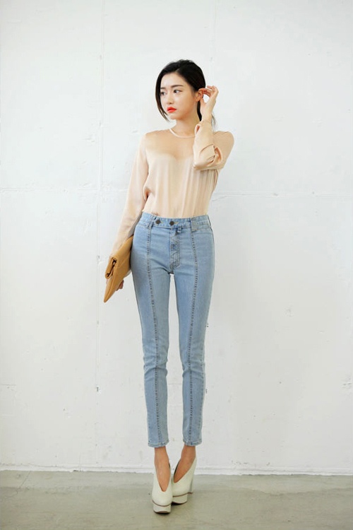 灰色高跟鞋搭配指南：裤装裙装完美组合技巧-美派服饰网(图2)