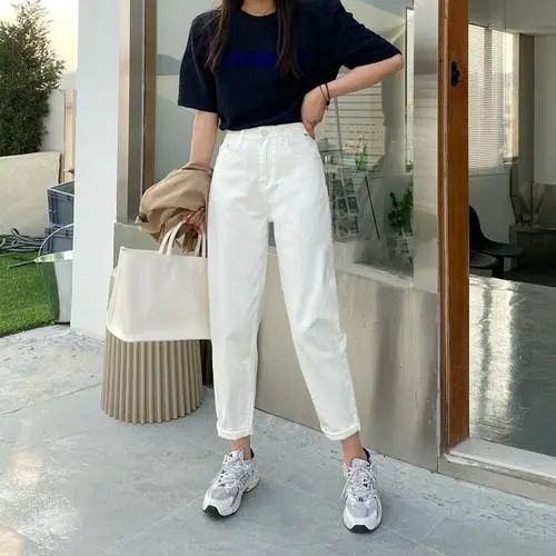 白色牛仔裤配什么鞋子好看？6种经典搭配方案推荐-美派服饰网(图1)