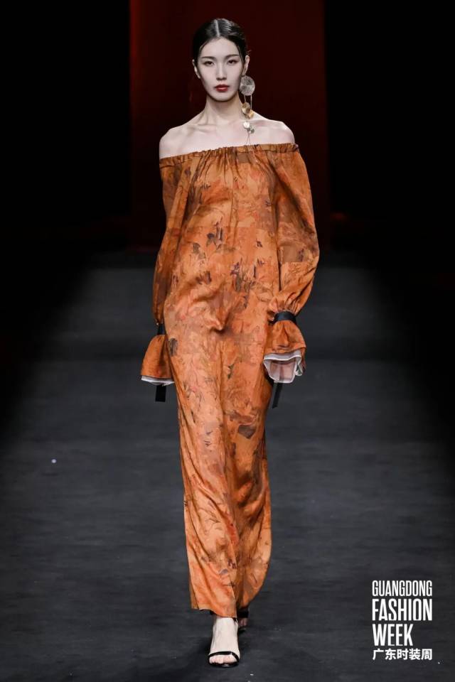 香云纱非遗技艺焕新绽放 传统面料走向日常时尚-美派服饰网(图5)