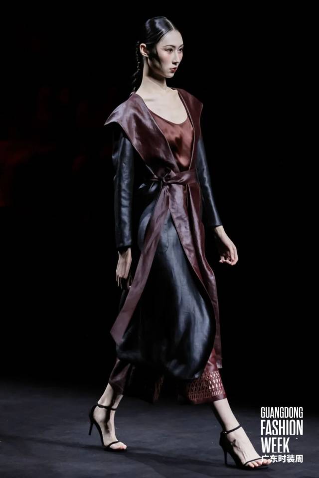 香云纱非遗技艺焕新绽放 传统面料走向日常时尚-美派服饰网(图23)