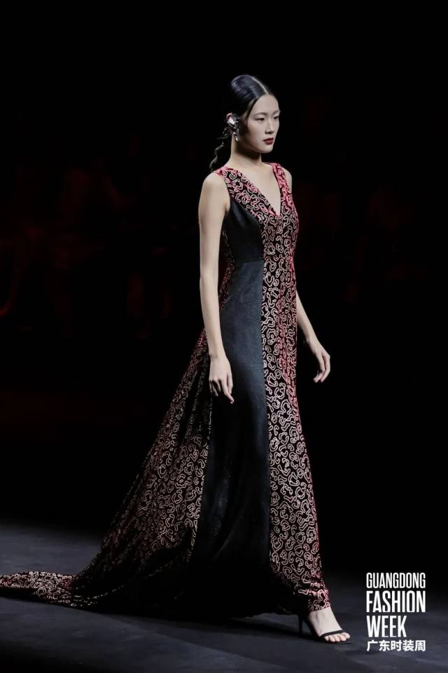 香云纱非遗技艺焕新绽放 传统面料走向日常时尚-美派服饰网(图26)