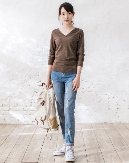 咖啡色T恤搭配什么颜色裤子好看 6种经典组合推荐-美派服饰网(图2)