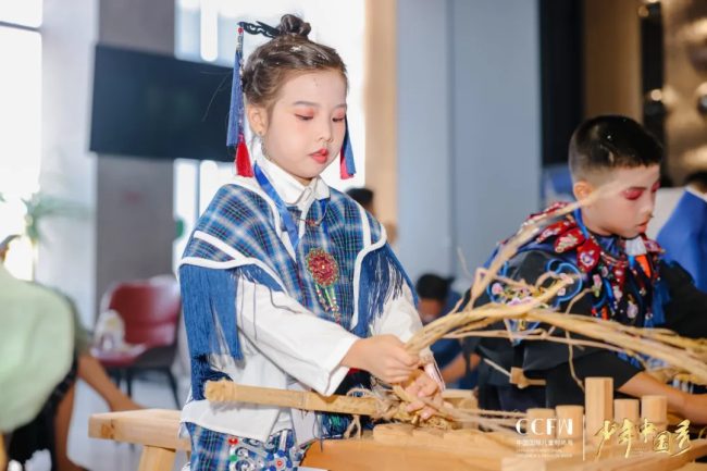 中国国际儿童时尚国庆嘉年华在于都开幕,红色文化与时尚融合绽放-美派服饰网(图16) 中国国际儿童时尚国庆嘉年华在于都开幕,红色文化与时尚融合绽放-美派服饰网(图16)