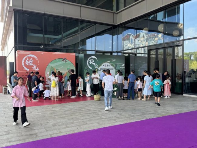 中国国际儿童时尚国庆嘉年华在于都开幕,红色文化与时尚融合绽放-美派服饰网(图17) 中国国际儿童时尚国庆嘉年华在于都开幕,红色文化与时尚融合绽放-美派服饰网(图17)