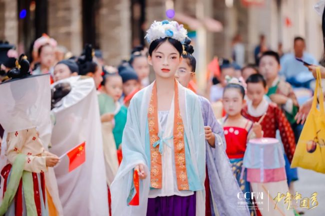 中国国际儿童时尚国庆嘉年华在于都开幕,红色文化与时尚融合绽放-美派服饰网(图18) 中国国际儿童时尚国庆嘉年华在于都开幕,红色文化与时尚融合绽放-美派服饰网(图18)