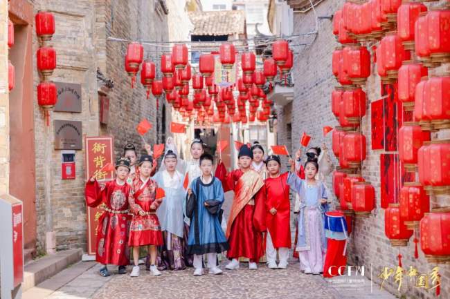 中国国际儿童时尚国庆嘉年华在于都开幕,红色文化与时尚融合绽放-美派服饰网(图19) 中国国际儿童时尚国庆嘉年华在于都开幕,红色文化与时尚融合绽放-美派服饰网(图19)