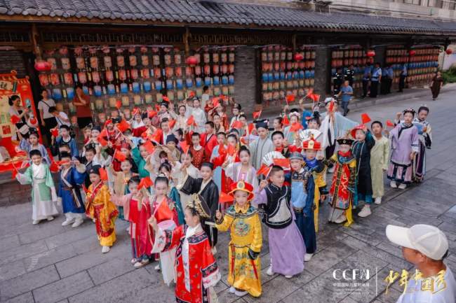 中国国际儿童时尚国庆嘉年华在于都开幕,红色文化与时尚融合绽放-美派服饰网(图20) 中国国际儿童时尚国庆嘉年华在于都开幕,红色文化与时尚融合绽放-美派服饰网(图20)