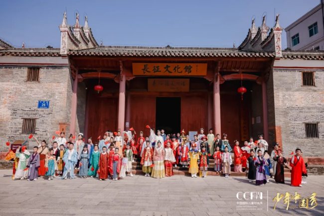 中国国际儿童时尚国庆嘉年华在于都开幕,红色文化与时尚融合绽放-美派服饰网(图22) 中国国际儿童时尚国庆嘉年华在于都开幕,红色文化与时尚融合绽放-美派服饰网(图22)