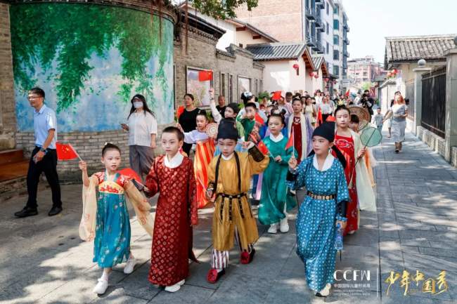 中国国际儿童时尚国庆嘉年华在于都开幕,红色文化与时尚融合绽放-美派服饰网(图23) 中国国际儿童时尚国庆嘉年华在于都开幕,红色文化与时尚融合绽放-美派服饰网(图23)