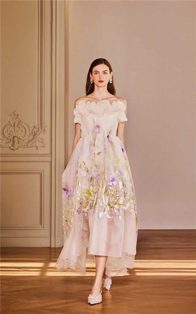 境中花映艺术时装大秀巴黎上演 重塑当代女性奢雅精神-美派服饰网(图11)