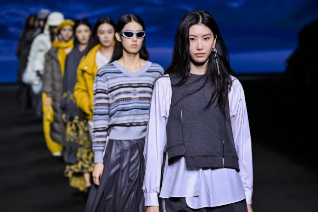 织暖秘境：SANI时装秀诠释自然生命力的温暖美学-美派服饰网(图5)