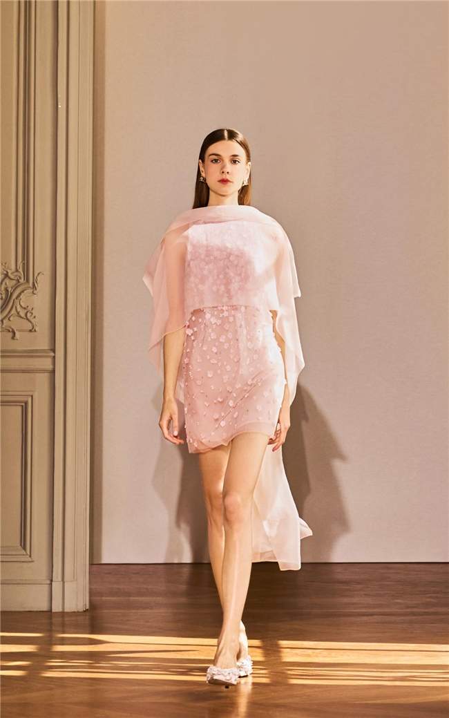 境中花映艺术时装大秀巴黎上演 重塑当代女性奢雅精神-美派服饰网(图17)