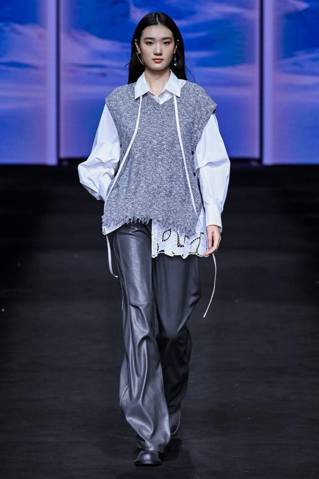 织暖秘境：SANI时装秀诠释自然生命力的温暖美学-美派服饰网(图9)