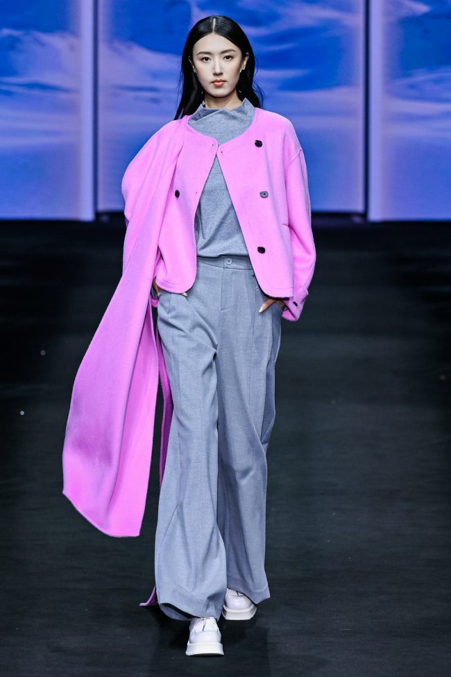 织暖秘境：SANI时装秀诠释自然生命力的温暖美学-美派服饰网(图10)