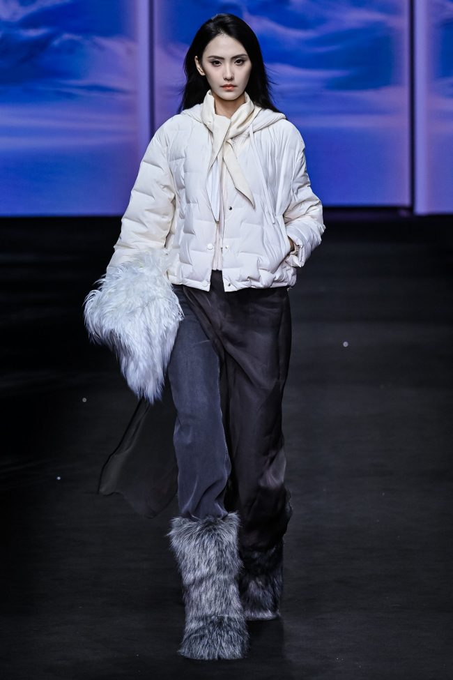 织暖秘境：SANI时装秀诠释自然生命力的温暖美学-美派服饰网(图14)