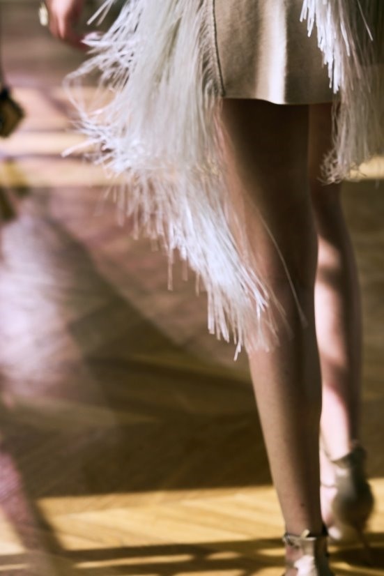 境中花映艺术时装大秀巴黎上演 重塑当代女性奢雅精神-美派服饰网(图28)