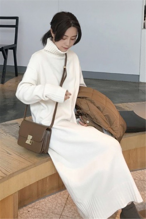 白色连衣裙秋冬搭配指南:外套针织配饰穿搭技巧-美派服饰网(图3) 白色连衣裙秋冬搭配指南:外套针织配饰穿搭技巧-美派服饰网(图3)