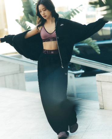 LISA与Nike正式官宣合作，BLACKPINK成员运动品牌布局完整-美派服饰网(图6)