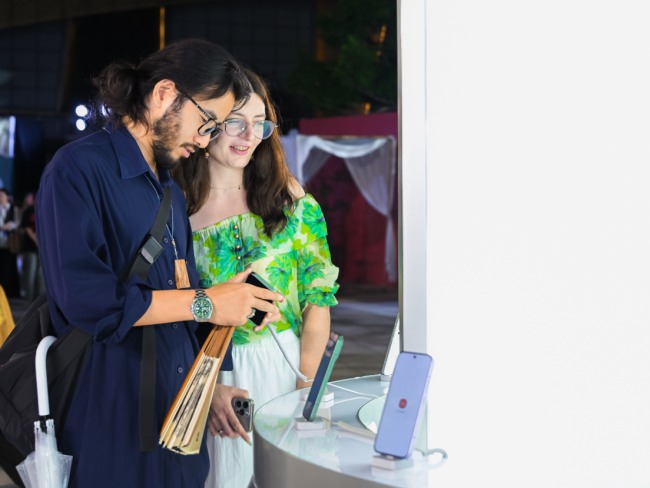 小米17 Pro系列亮相广东时装周 科技与时尚完美融合-美派服饰网(图5)