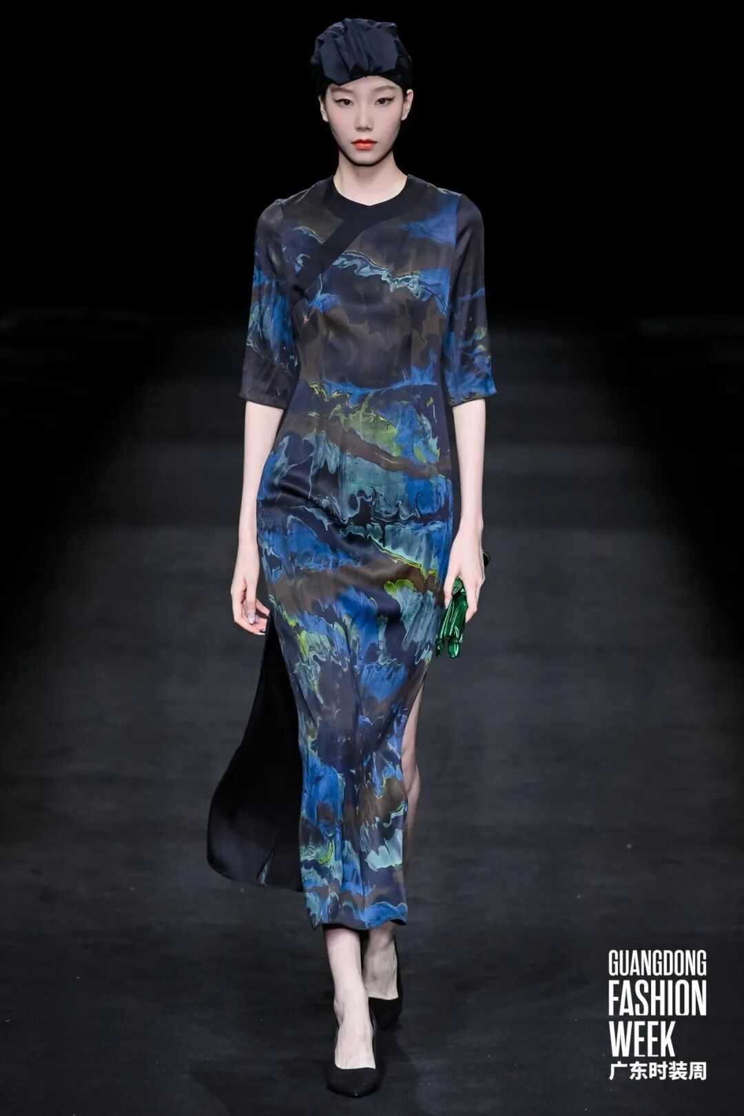 香云纱非遗美学绽放现代时尚,燕梅香纱品牌发布会展现传统技艺新魅力-美派服饰网(图5) 图片