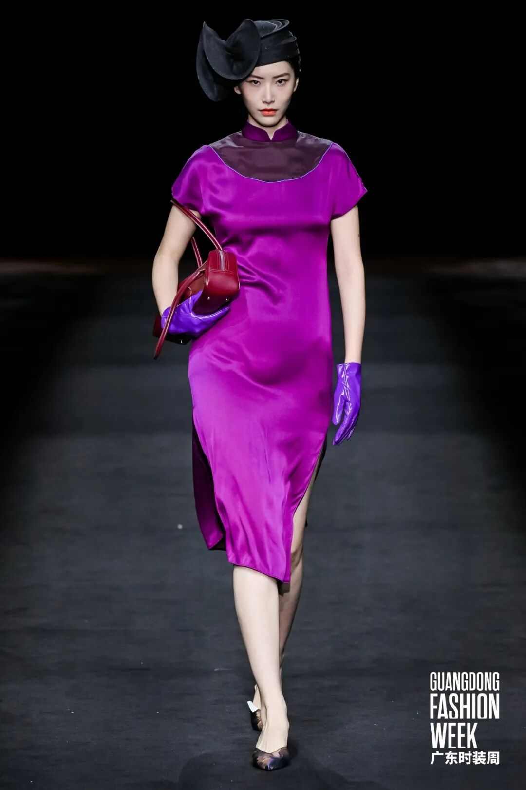 香云纱非遗美学绽放现代时尚,燕梅香纱品牌发布会展现传统技艺新魅力-美派服饰网(图11) 图片