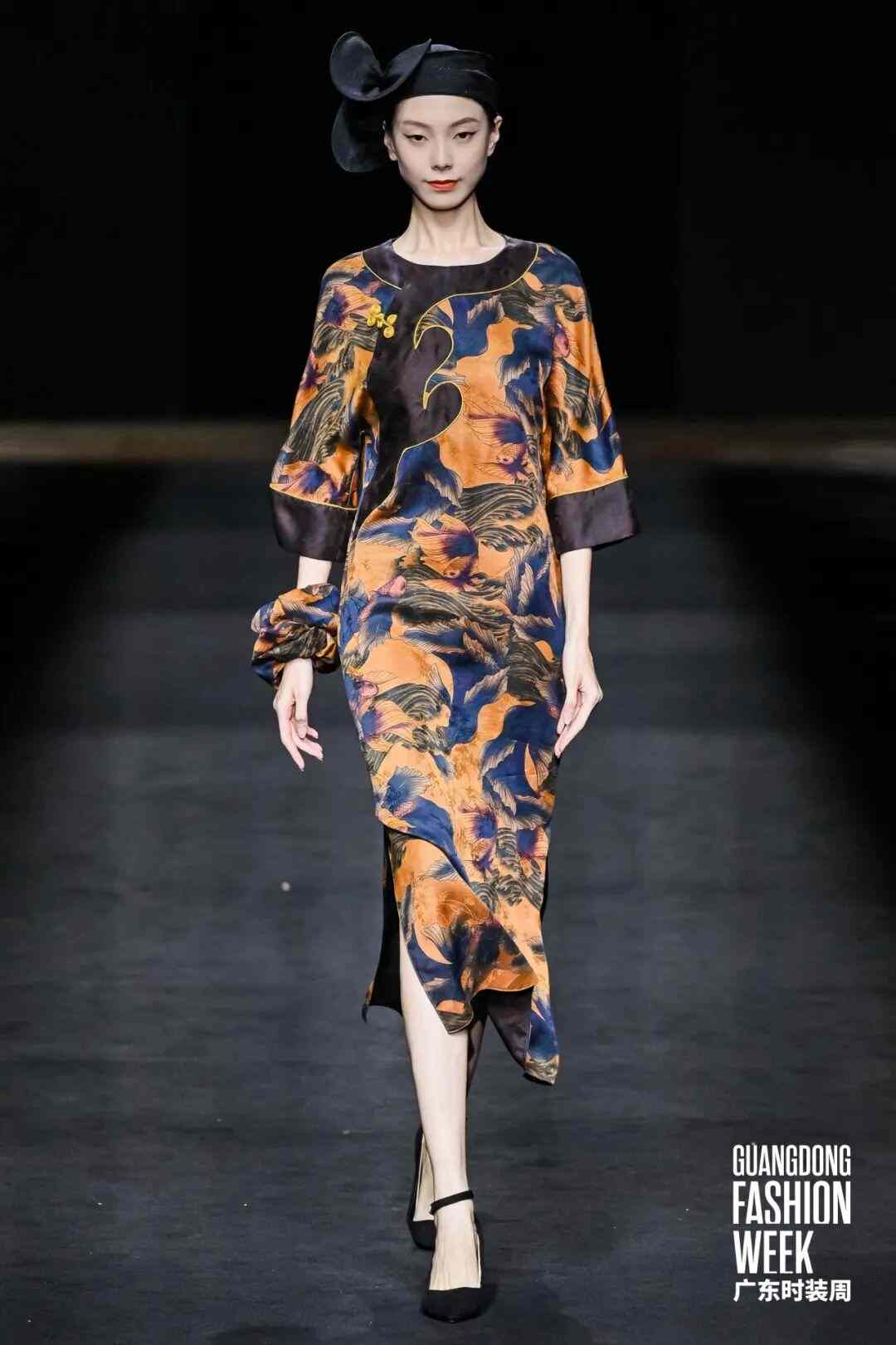 香云纱非遗美学绽放现代时尚,燕梅香纱品牌发布会展现传统技艺新魅力-美派服饰网(图17) 图片