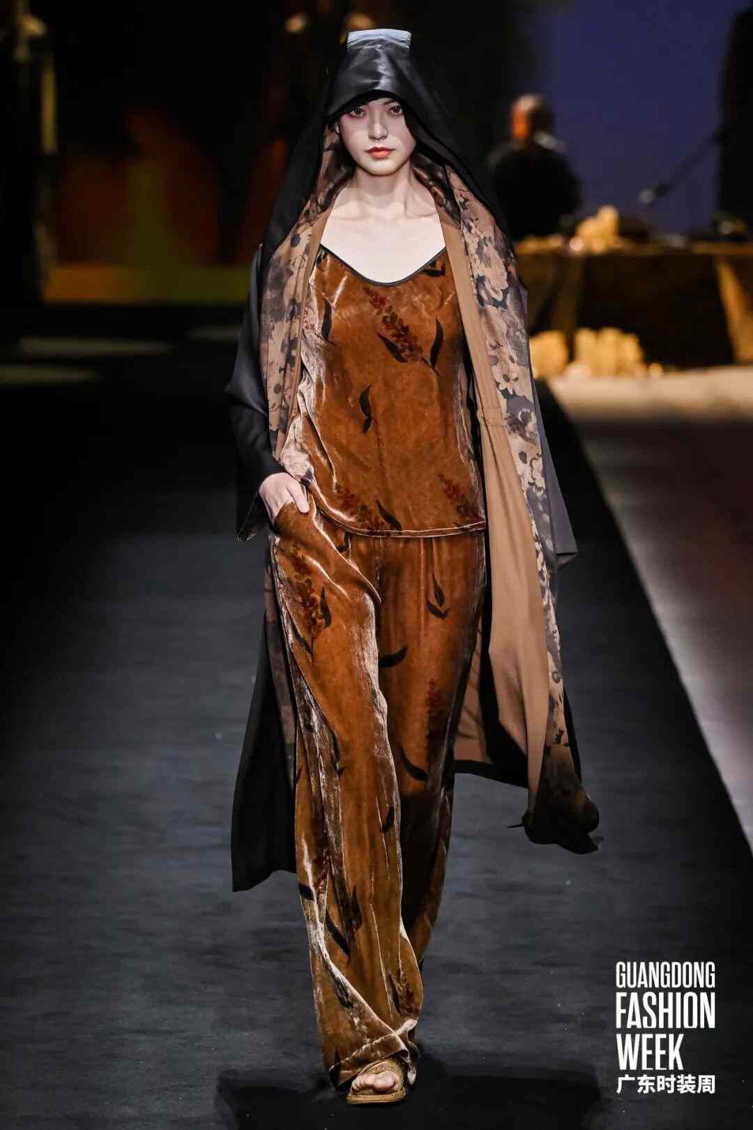 非遗国风服饰品牌曼陀心亮相广东时装周,展现东方美学新时尚-美派服饰网(图4) 图片