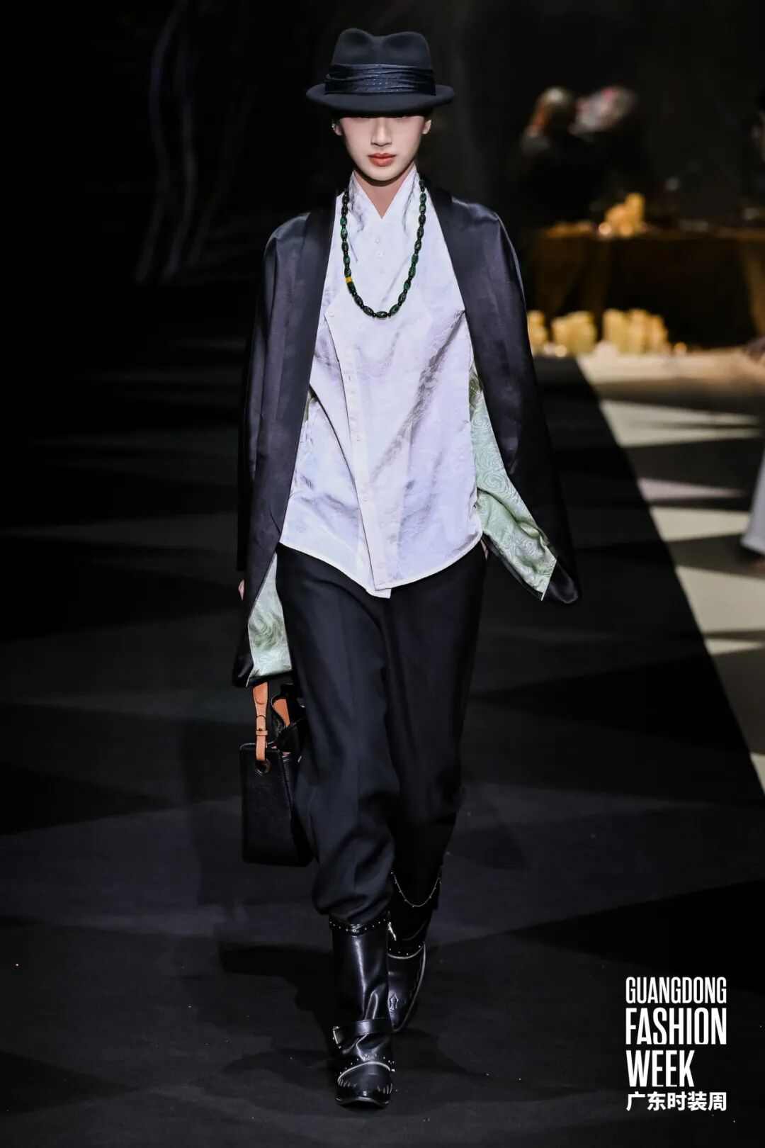 非遗国风服饰品牌曼陀心亮相广东时装周,展现东方美学新时尚-美派服饰网(图13) 图片