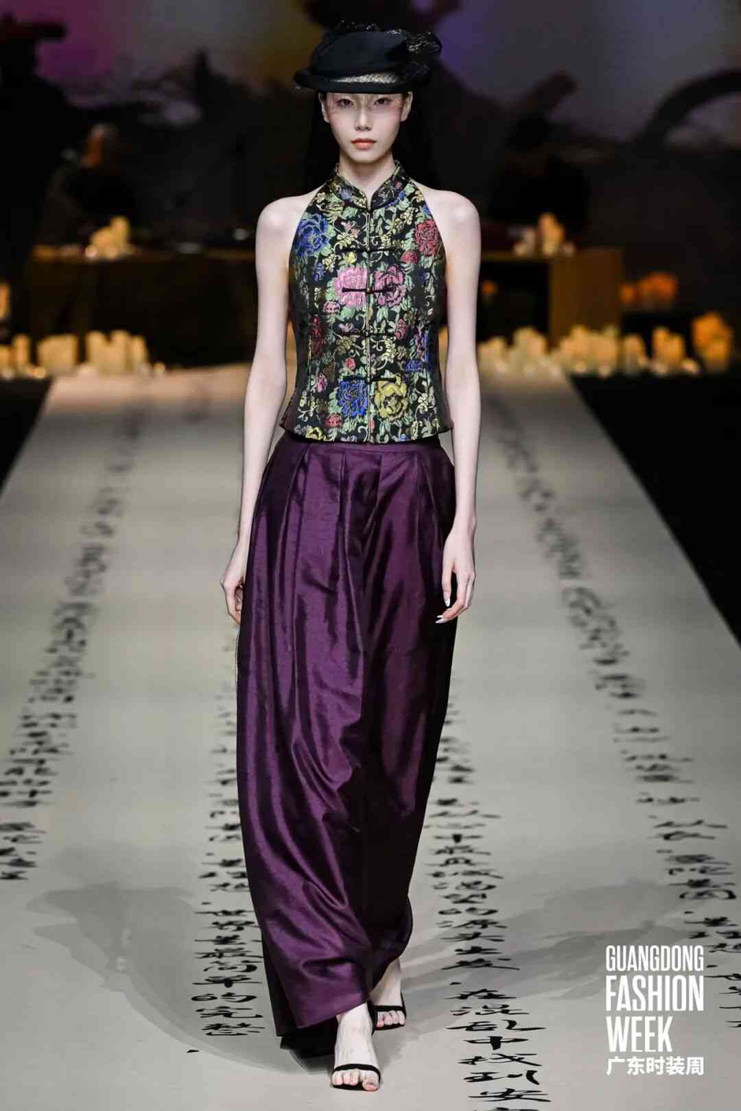 非遗国风服饰品牌曼陀心亮相广东时装周,展现东方美学新时尚-美派服饰网(图14) 图片