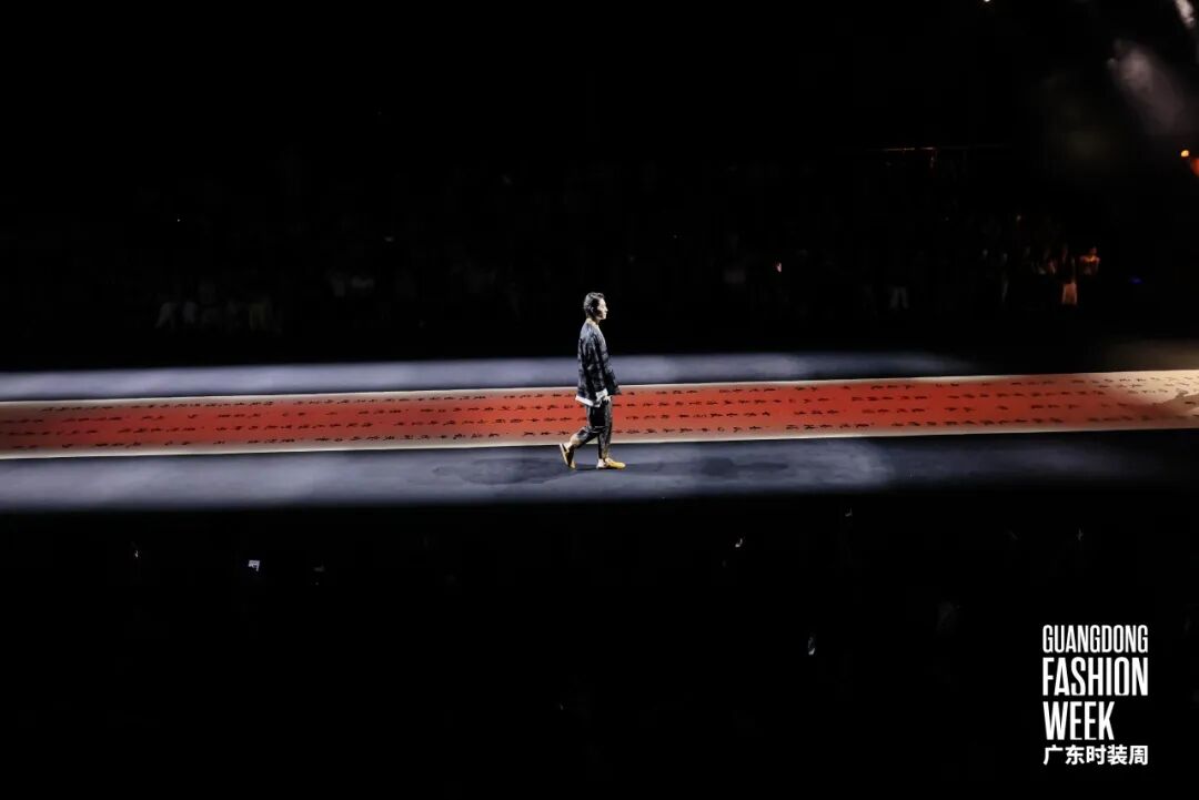 非遗国风服饰品牌曼陀心亮相广东时装周,展现东方美学新时尚-美派服饰网(图20) 图片