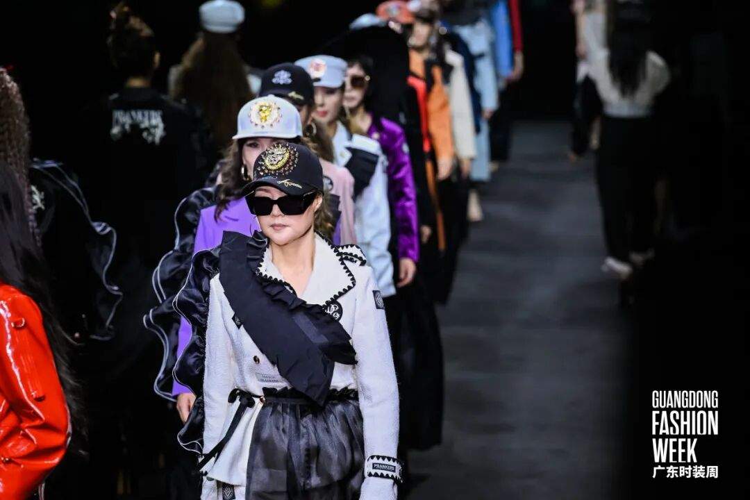 中韩时尚品牌联名发布秀展现跨文化潮流对话-美派服饰网(图4) 图片