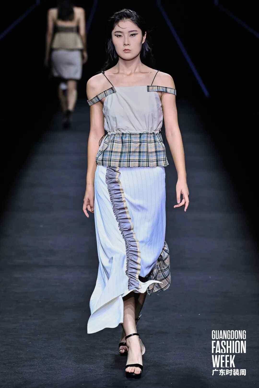 中韩时尚品牌联名发布秀展现跨文化潮流对话-美派服饰网(图5) 图片